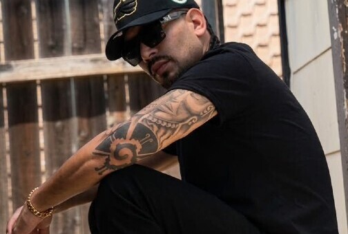 King Sinz Gives a Voice to the Unheard With Chart-Topping Single “Look Away”