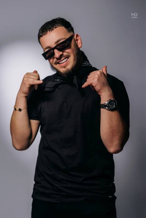 1000089571 Deyzoh: Albanian Artist Ronaldo Shtylla Continues His Musical Journey With “Jom Keq”  