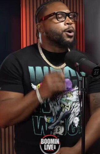 71A7E6ED-9D7A-4BA3-A16E-2D1A8622F9A4-325x500 Darius DK Brings Viral Energy to Boomin Live With “Clap” Mic Performance  