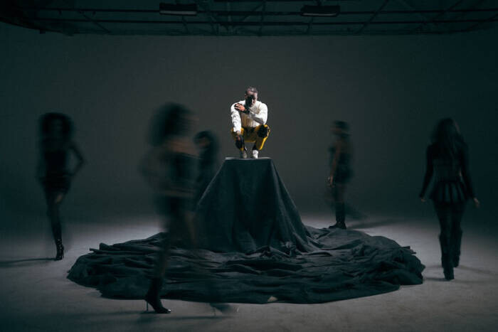 unnamed Apollo Liberace Releases Captivating New Single “Smashin”  